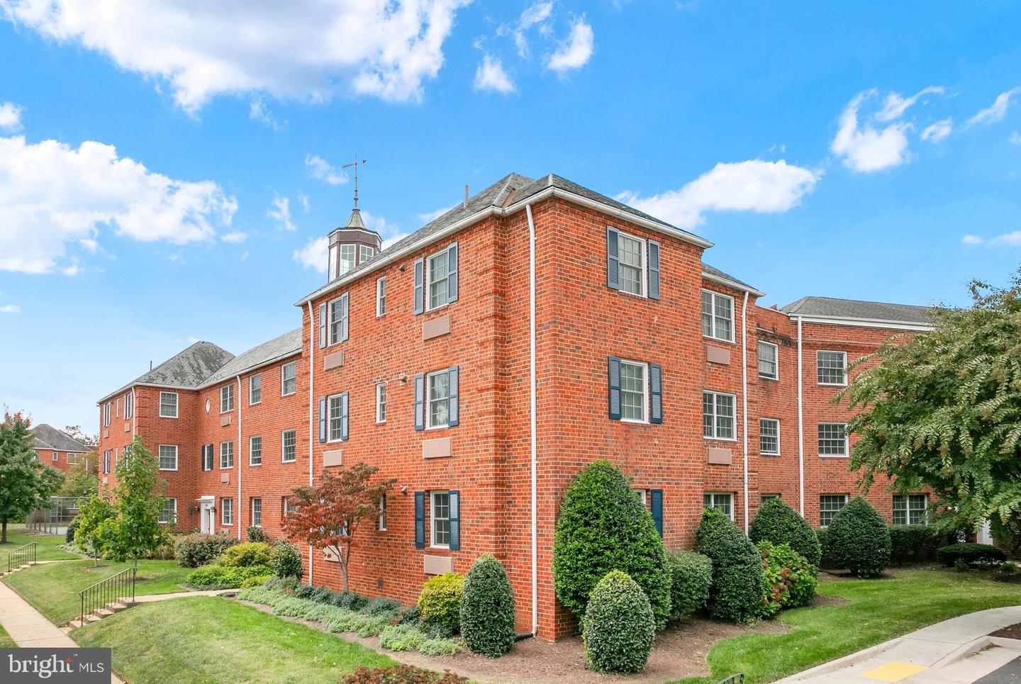 1700 W ABINGDON DR #103, ALEXANDRIA, Virginia 22314, 2 Bedrooms Bedrooms, ,1 BathroomBathrooms,Residential,For sale,1700 W ABINGDON DR #103,VAAX2051216 MLS # VAAX2051216 1700 W ABINGDON DR #103, ALEXANDRIA, Virginia 22314, 2 Bedrooms Bedrooms, ,1 BathroomBathrooms,Residential,For sale,1700 W ABINGDON DR #103,VAAX2051216 MLS # VAAX2051216