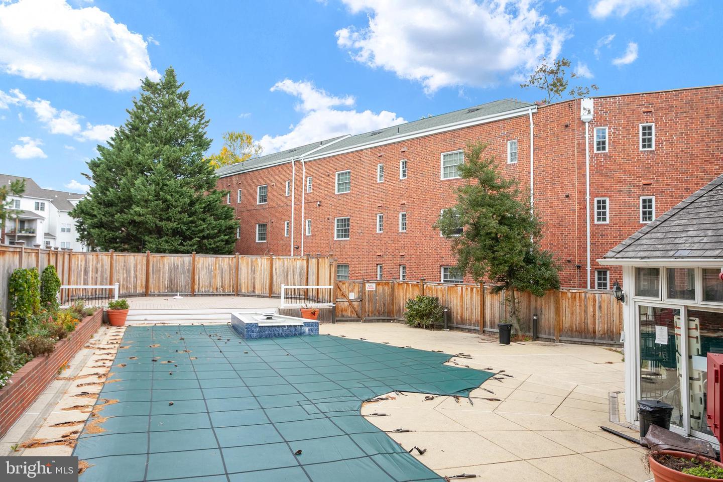 1700 W ABINGDON DR #103, ALEXANDRIA, Virginia 22314, 2 Bedrooms Bedrooms, ,1 BathroomBathrooms,Residential,For sale,1700 W ABINGDON DR #103,VAAX2051216 MLS # VAAX2051216 1700 W ABINGDON DR #103, ALEXANDRIA, Virginia 22314, 2 Bedrooms Bedrooms, ,1 BathroomBathrooms,Residential,For sale,1700 W ABINGDON DR #103,VAAX2051216 MLS # VAAX2051216