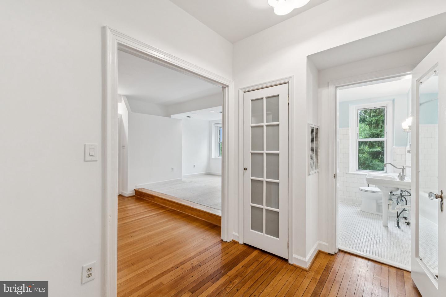 4707 CONNECTICUT AVE NW #211, WASHINGTON, District Of Columbia 20008, 2 Bedrooms Bedrooms, ,2 BathroomsBathrooms,Residential,For sale,4707 CONNECTICUT AVE NW #211,DCDC2229242 MLS # DCDC2229242