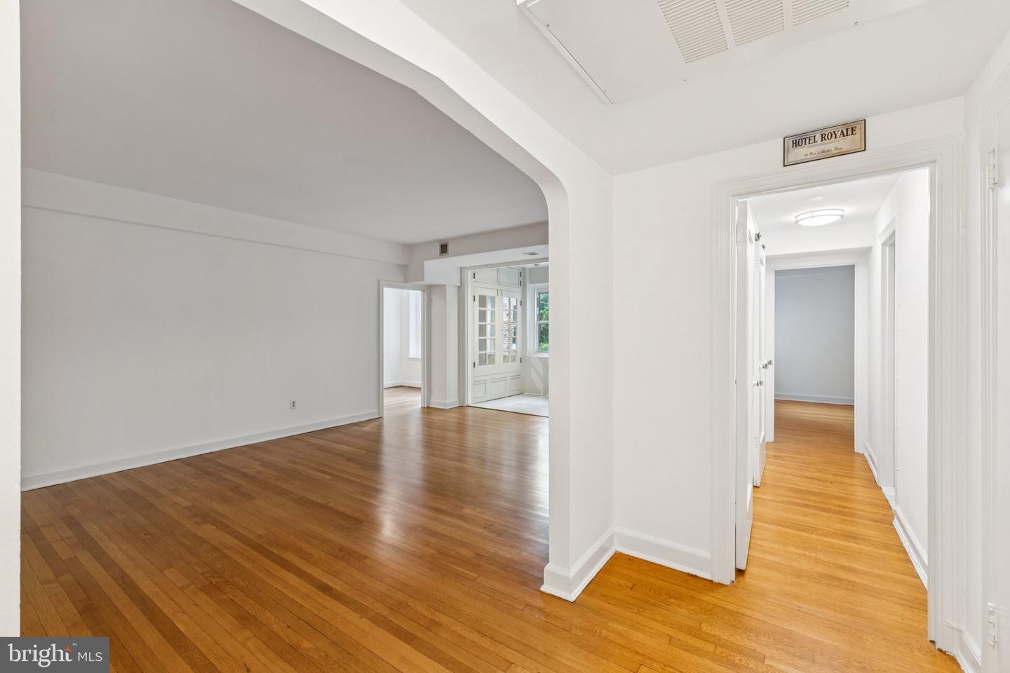 4707 CONNECTICUT AVE NW #211, WASHINGTON, District Of Columbia 20008, 2 Bedrooms Bedrooms, ,2 BathroomsBathrooms,Residential,For sale,4707 CONNECTICUT AVE NW #211,DCDC2229242 MLS # DCDC2229242