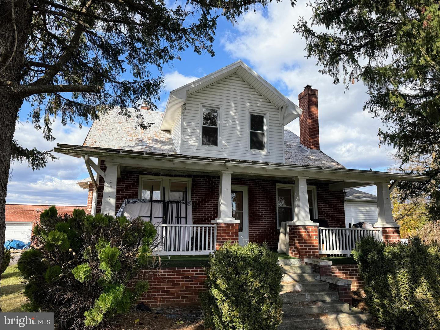 13175 OLD VALLEY PIKE, EDINBURG, Virginia 22824, 4 Bedrooms Bedrooms, ,1 BathroomBathrooms,Residential,For sale,13175 OLD VALLEY PIKE,VASH2012876 MLS # VASH2012876 13175 OLD VALLEY PIKE, EDINBURG, Virginia 22824, 4 Bedrooms Bedrooms, ,1 BathroomBathrooms,Residential,For sale,13175 OLD VALLEY PIKE,VASH2012876 MLS # VASH2012876