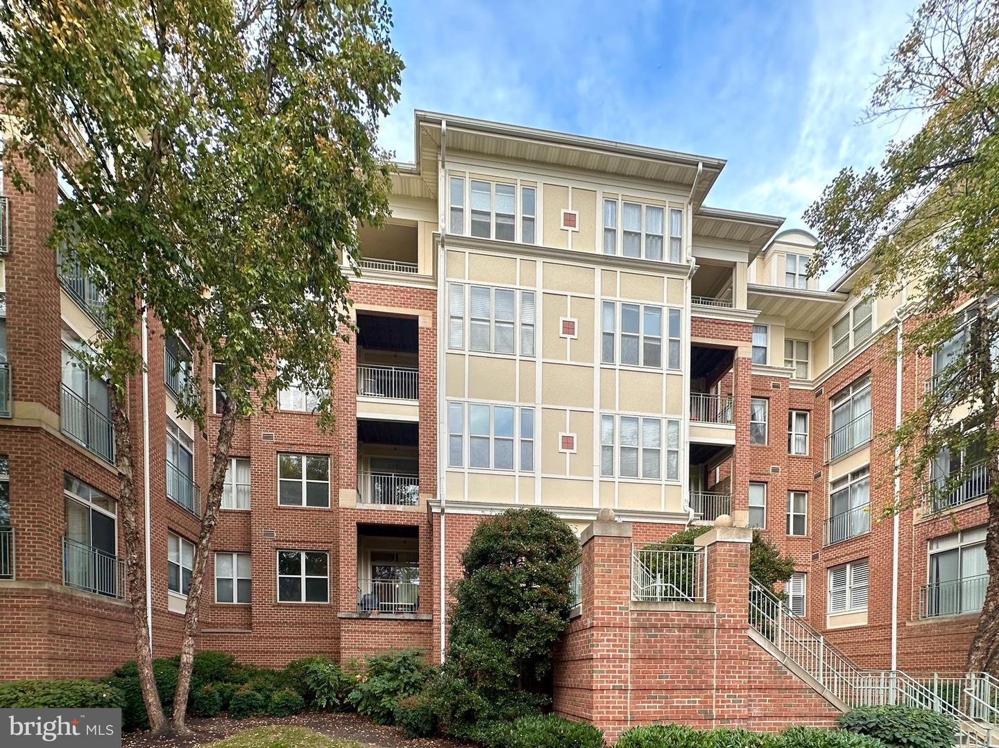 11775 STRATFORD HOUSE PL #206, RESTON, Virginia 20190, 2 Bedrooms Bedrooms, ,2 BathroomsBathrooms,Residential,For sale,11775 STRATFORD HOUSE PL #206,VAFX2276562 MLS # VAFX2276562 11775 STRATFORD HOUSE PL #206, RESTON, Virginia 20190, 2 Bedrooms Bedrooms, ,2 BathroomsBathrooms,Residential,For sale,11775 STRATFORD HOUSE PL #206,VAFX2276562 MLS # VAFX2276562