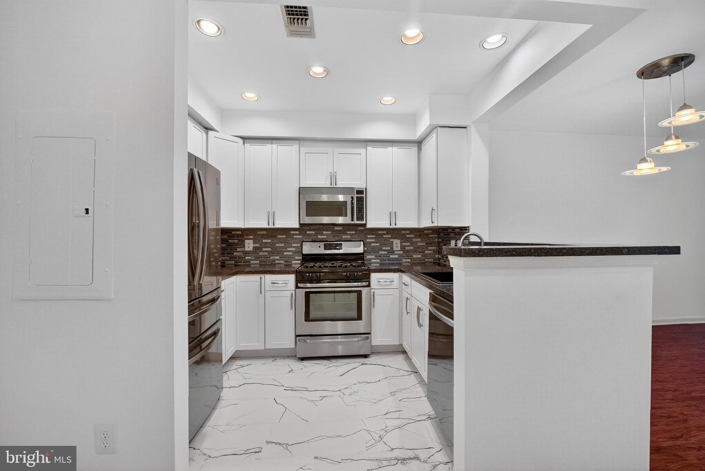 11775 STRATFORD HOUSE PL #206, RESTON, Virginia 20190, 2 Bedrooms Bedrooms, ,2 BathroomsBathrooms,Residential,For sale,11775 STRATFORD HOUSE PL #206,VAFX2276562 MLS # VAFX2276562 11775 STRATFORD HOUSE PL #206, RESTON, Virginia 20190, 2 Bedrooms Bedrooms, ,2 BathroomsBathrooms,Residential,For sale,11775 STRATFORD HOUSE PL #206,VAFX2276562 MLS # VAFX2276562