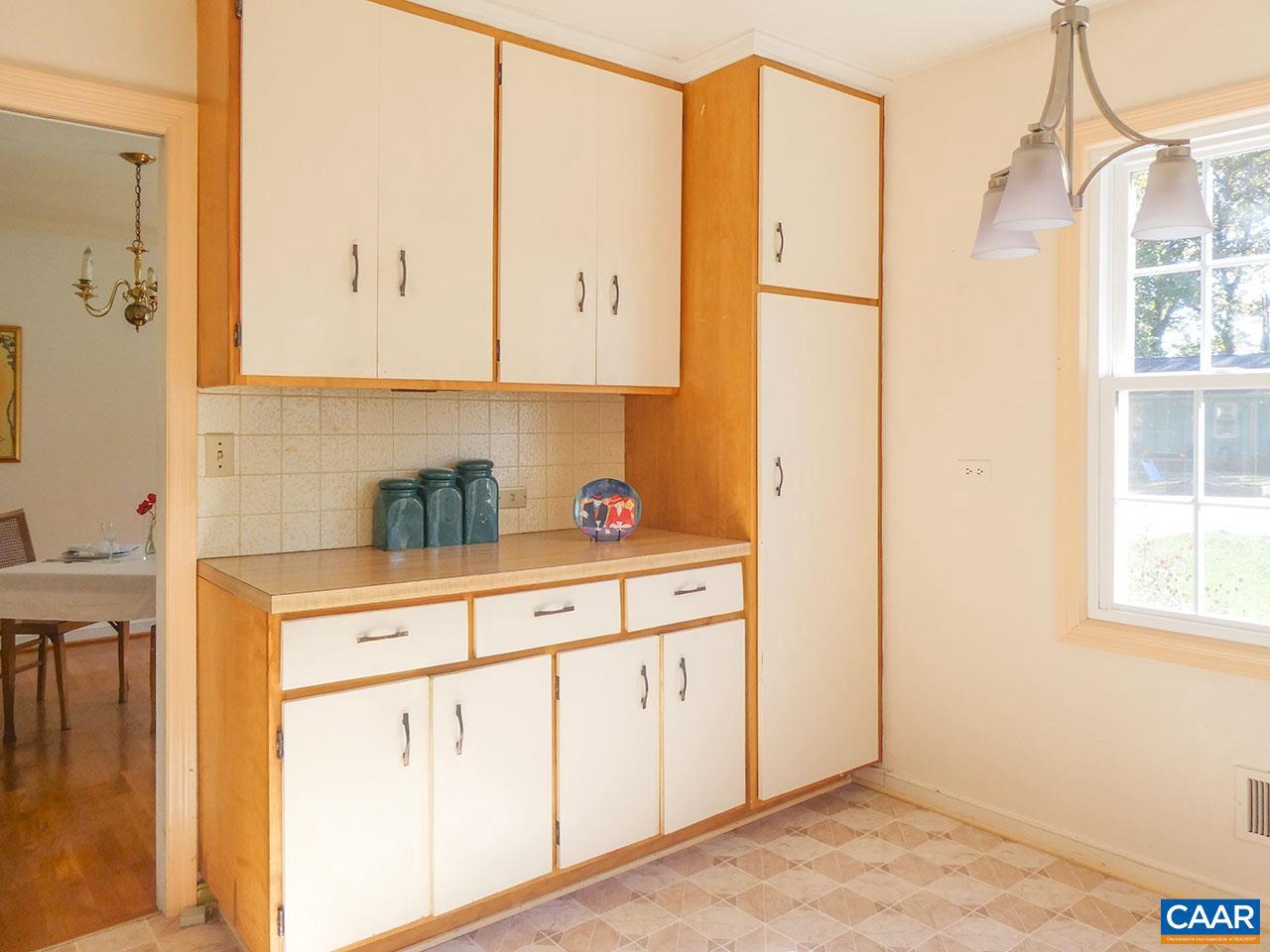 107 ELKHORN RD, CHARLOTTESVILLE, Virginia 22903, 4 Bedrooms Bedrooms, ,3 BathroomsBathrooms,Residential,For sale,107 ELKHORN RD,670497 MLS # 670497 107 ELKHORN RD, CHARLOTTESVILLE, Virginia 22903, 4 Bedrooms Bedrooms, ,3 BathroomsBathrooms,Residential,For sale,107 ELKHORN RD,670497 MLS # 670497