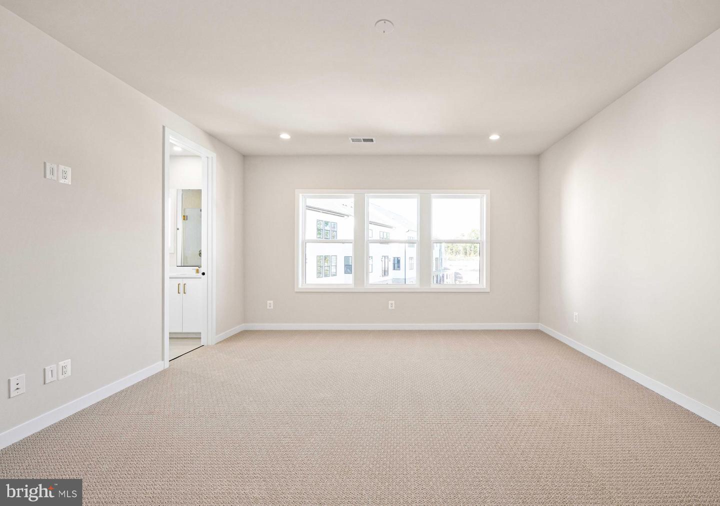 41672 OAK BEND CT, ALDIE, Virginia 20105, 5 Bedrooms Bedrooms, ,4 BathroomsBathrooms,Residential,For sale,41672 OAK BEND CT,VALO2109812 MLS # VALO2109812