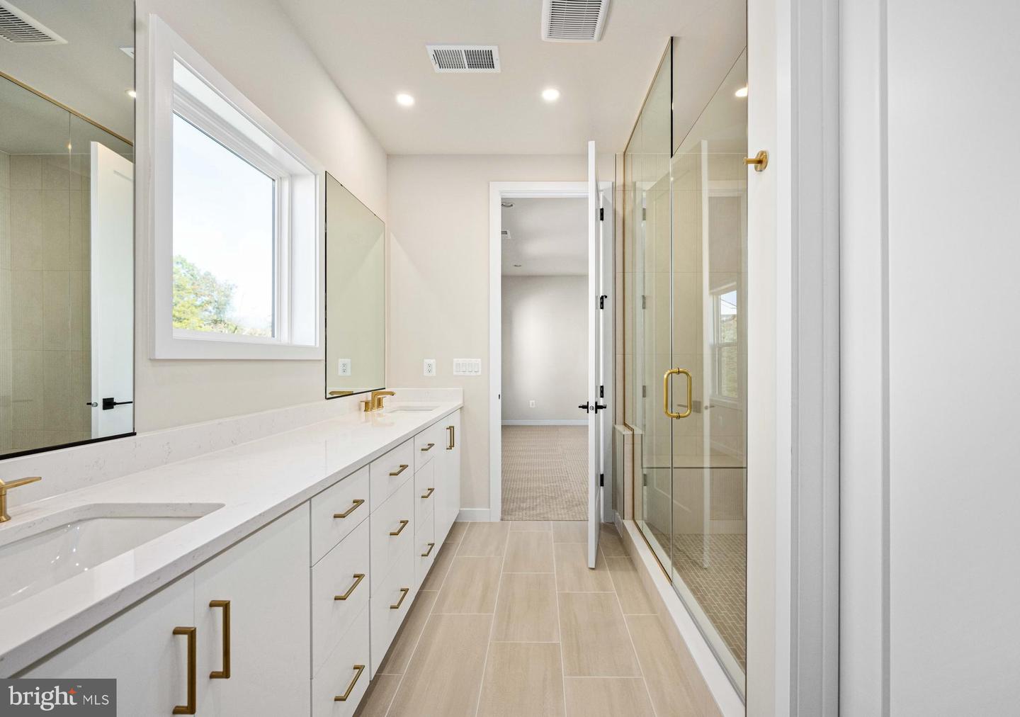 41672 OAK BEND CT, ALDIE, Virginia 20105, 5 Bedrooms Bedrooms, ,4 BathroomsBathrooms,Residential,For sale,41672 OAK BEND CT,VALO2109812 MLS # VALO2109812