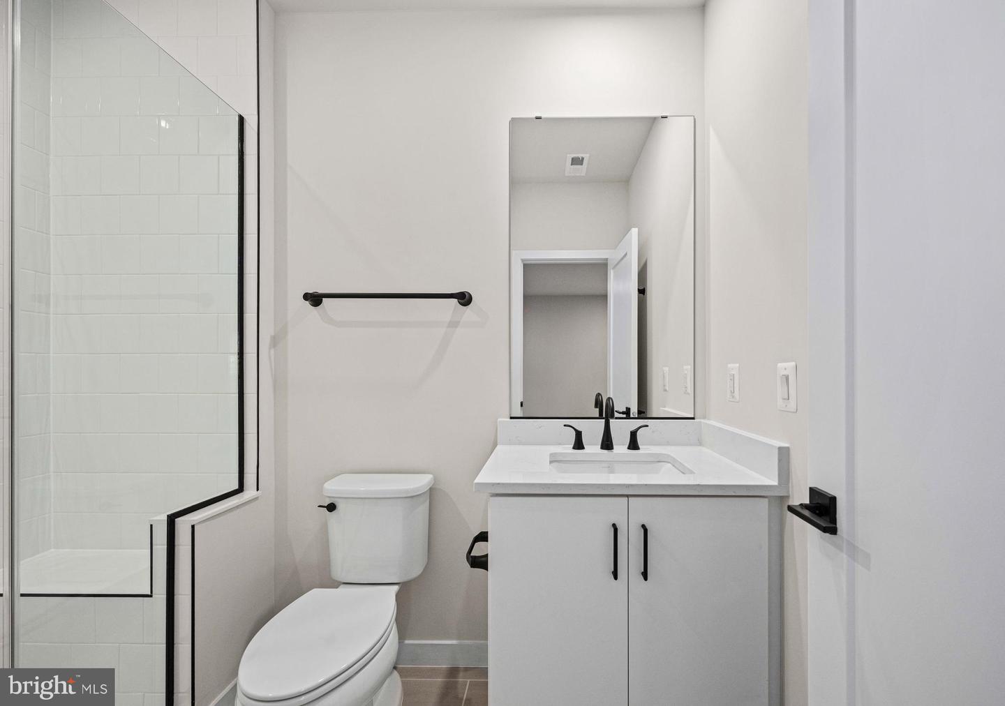 41672 OAK BEND CT, ALDIE, Virginia 20105, 5 Bedrooms Bedrooms, ,4 BathroomsBathrooms,Residential,For sale,41672 OAK BEND CT,VALO2109812 MLS # VALO2109812