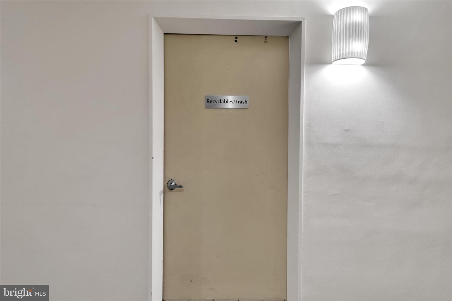 3001 VEAZEY TERR NW #1008, WASHINGTON, District Of Columbia 20008, 2 Bedrooms Bedrooms, ,2 BathroomsBathrooms,Residential,For sale,3001 VEAZEY TERR NW #1008,DCDC2229336 MLS # DCDC2229336 3001 VEAZEY TERR NW #1008, WASHINGTON, District Of Columbia 20008, 2 Bedrooms Bedrooms, ,2 BathroomsBathrooms,Residential,For sale,3001 VEAZEY TERR NW #1008,DCDC2229336 MLS # DCDC2229336