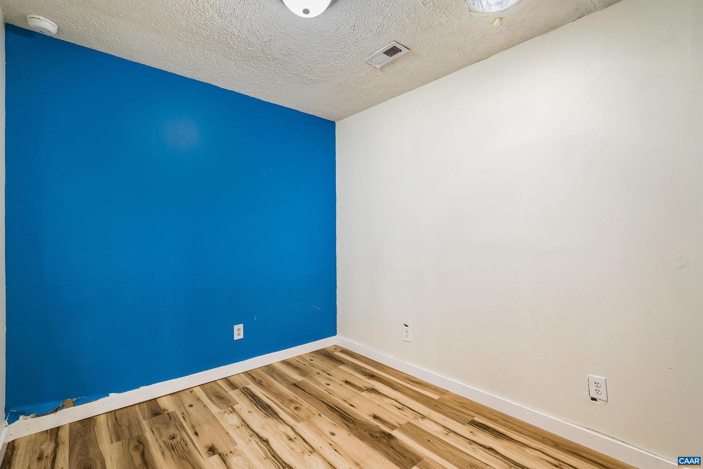 16831 RUNIONS CREEK RD, BROADWAY, Virginia 22815, 2 Bedrooms Bedrooms, ,1 BathroomBathrooms,Residential,For sale,16831 RUNIONS CREEK RD,670509 MLS # 670509 16831 RUNIONS CREEK RD, BROADWAY, Virginia 22815, 2 Bedrooms Bedrooms, ,1 BathroomBathrooms,Residential,For sale,16831 RUNIONS CREEK RD,670509 MLS # 670509