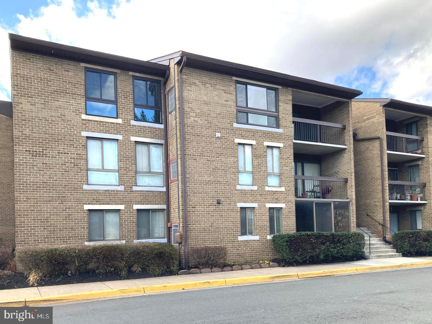 565 FLORIDA AVE #201, HERNDON, Virginia 20170, 2 Bedrooms Bedrooms, ,2 BathroomsBathrooms,Residential,For sale,565 FLORIDA AVE #201,VAFX2276758 MLS # VAFX2276758