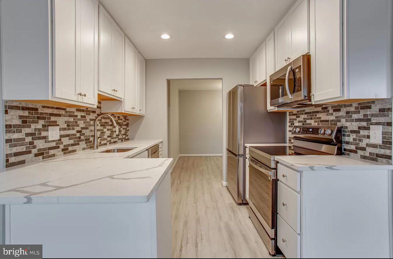 565 FLORIDA AVE #201, HERNDON, Virginia 20170, 2 Bedrooms Bedrooms, ,2 BathroomsBathrooms,Residential,For sale,565 FLORIDA AVE #201,VAFX2276758 MLS # VAFX2276758 565 FLORIDA AVE #201, HERNDON, Virginia 20170, 2 Bedrooms Bedrooms, ,2 BathroomsBathrooms,Residential,For sale,565 FLORIDA AVE #201,VAFX2276758 MLS # VAFX2276758