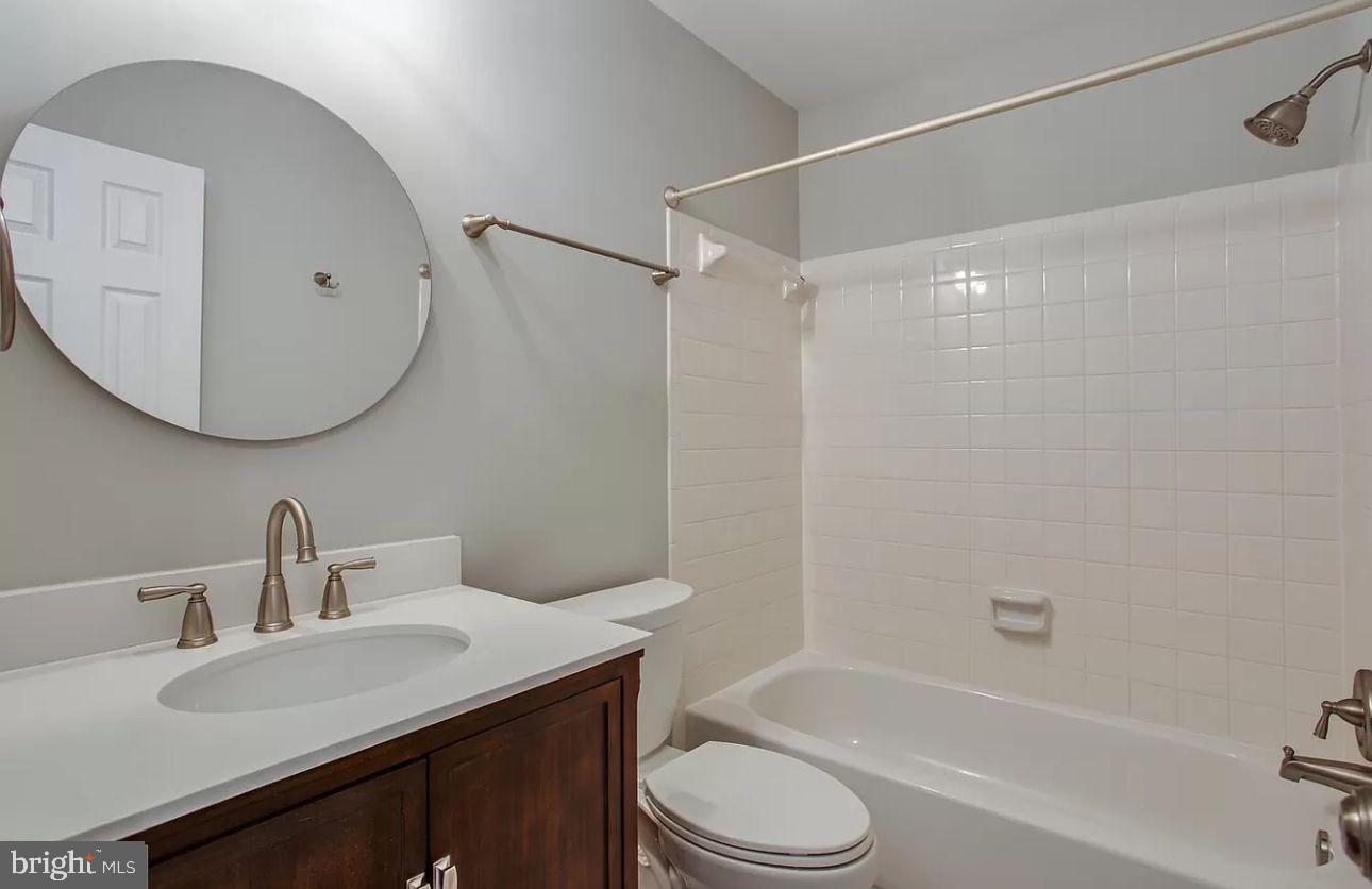 565 FLORIDA AVE #201, HERNDON, Virginia 20170, 2 Bedrooms Bedrooms, ,2 BathroomsBathrooms,Residential,For sale,565 FLORIDA AVE #201,VAFX2276758 MLS # VAFX2276758 565 FLORIDA AVE #201, HERNDON, Virginia 20170, 2 Bedrooms Bedrooms, ,2 BathroomsBathrooms,Residential,For sale,565 FLORIDA AVE #201,VAFX2276758 MLS # VAFX2276758