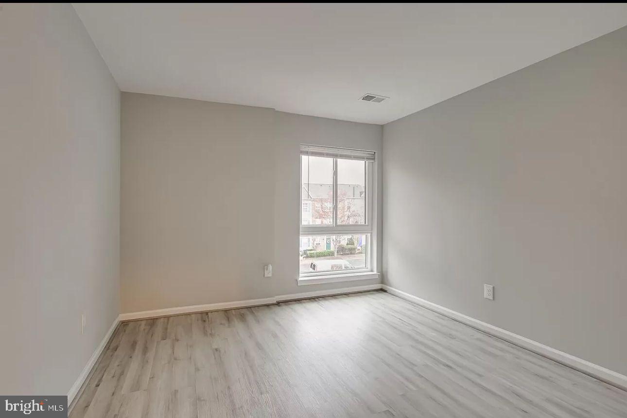 565 FLORIDA AVE #201, HERNDON, Virginia 20170, 2 Bedrooms Bedrooms, ,2 BathroomsBathrooms,Residential,For sale,565 FLORIDA AVE #201,VAFX2276758 MLS # VAFX2276758 565 FLORIDA AVE #201, HERNDON, Virginia 20170, 2 Bedrooms Bedrooms, ,2 BathroomsBathrooms,Residential,For sale,565 FLORIDA AVE #201,VAFX2276758 MLS # VAFX2276758