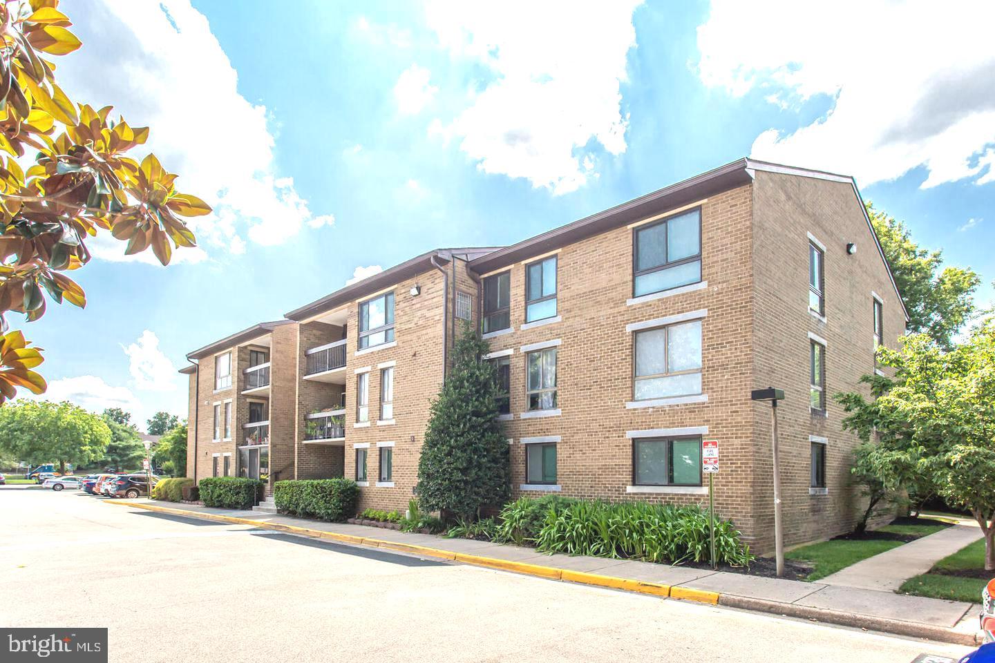 565 FLORIDA AVE #201, HERNDON, Virginia 20170, 2 Bedrooms Bedrooms, ,2 BathroomsBathrooms,Residential,For sale,565 FLORIDA AVE #201,VAFX2276758 MLS # VAFX2276758 565 FLORIDA AVE #201, HERNDON, Virginia 20170, 2 Bedrooms Bedrooms, ,2 BathroomsBathrooms,Residential,For sale,565 FLORIDA AVE #201,VAFX2276758 MLS # VAFX2276758