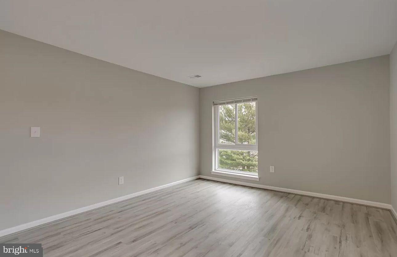 565 FLORIDA AVE #201, HERNDON, Virginia 20170, 2 Bedrooms Bedrooms, ,2 BathroomsBathrooms,Residential,For sale,565 FLORIDA AVE #201,VAFX2276758 MLS # VAFX2276758 565 FLORIDA AVE #201, HERNDON, Virginia 20170, 2 Bedrooms Bedrooms, ,2 BathroomsBathrooms,Residential,For sale,565 FLORIDA AVE #201,VAFX2276758 MLS # VAFX2276758