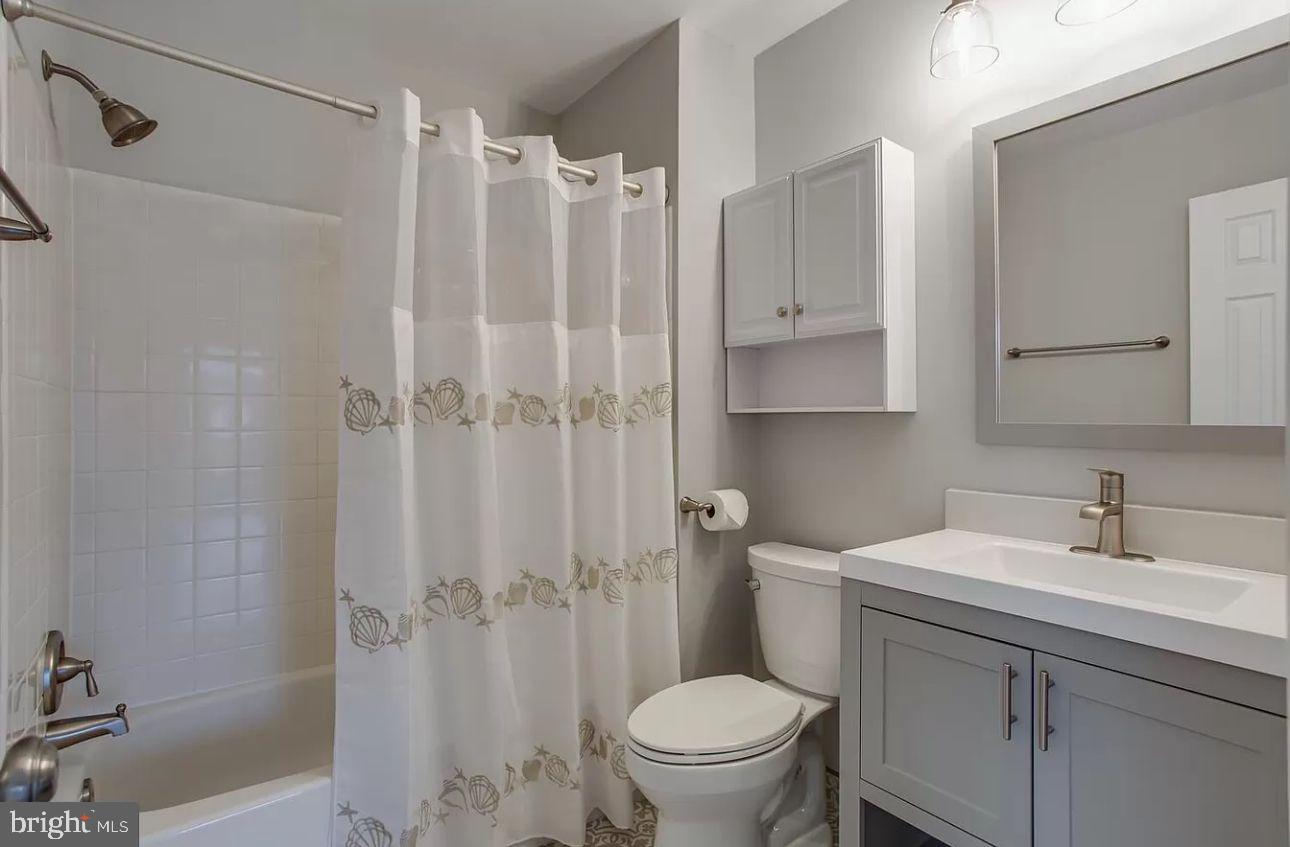 565 FLORIDA AVE #201, HERNDON, Virginia 20170, 2 Bedrooms Bedrooms, ,2 BathroomsBathrooms,Residential,For sale,565 FLORIDA AVE #201,VAFX2276758 MLS # VAFX2276758 565 FLORIDA AVE #201, HERNDON, Virginia 20170, 2 Bedrooms Bedrooms, ,2 BathroomsBathrooms,Residential,For sale,565 FLORIDA AVE #201,VAFX2276758 MLS # VAFX2276758