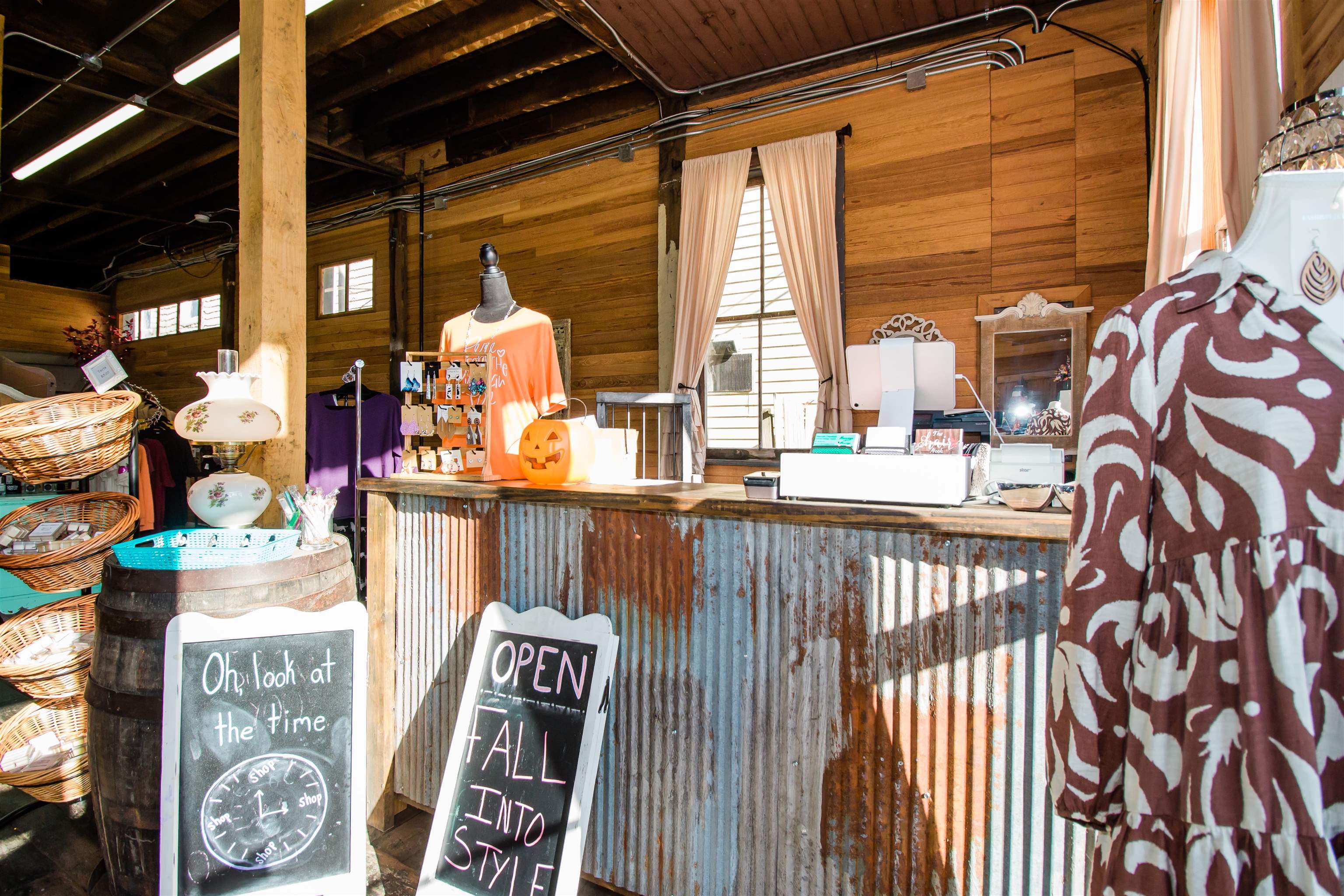 140 N MAIN ST, BROADWAY, Virginia 22815, ,Commercial,140 N MAIN ST,670534 MLS # 670534 140 N MAIN ST, BROADWAY, Virginia 22815, ,Commercial,140 N MAIN ST,670534 MLS # 670534