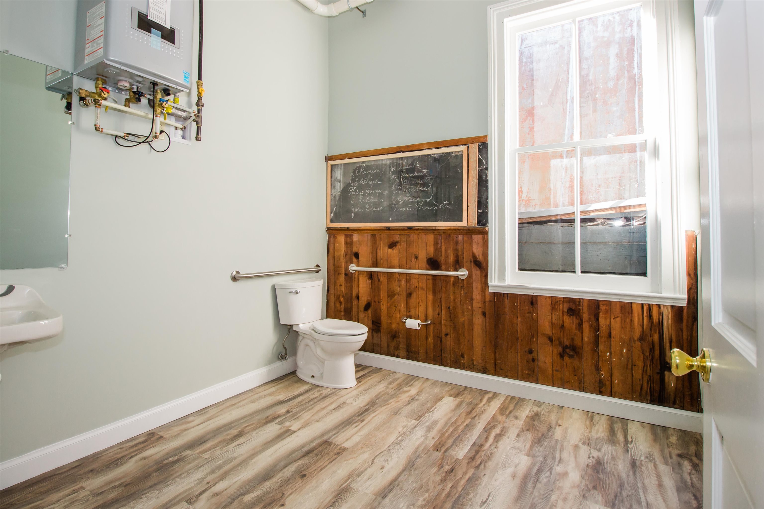 140 N MAIN ST, BROADWAY, Virginia 22815, ,Commercial,140 N MAIN ST,670534 MLS # 670534 140 N MAIN ST, BROADWAY, Virginia 22815, ,Commercial,140 N MAIN ST,670534 MLS # 670534