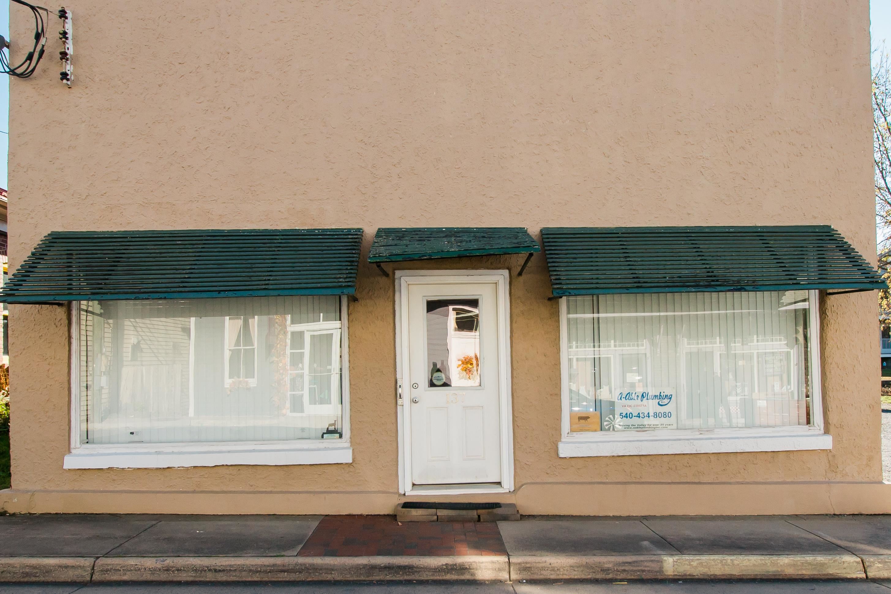 137 N MAIN ST, BROADWAY, Virginia 22815, ,Commercial,137 N MAIN ST,670537 MLS # 670537