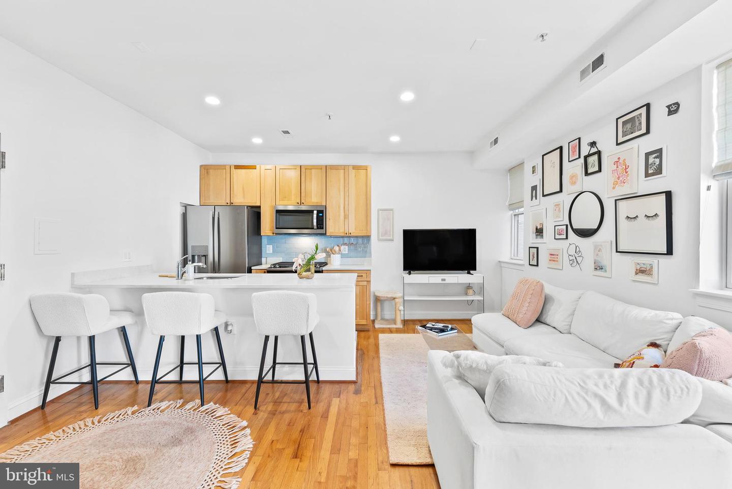 1417 CHAPIN ST NW #404, WASHINGTON, District Of Columbia 20009, 1 Bedroom Bedrooms, ,1 BathroomBathrooms,Residential,For sale,1417 CHAPIN ST NW #404,DCDC2198904 MLS # DCDC2198904