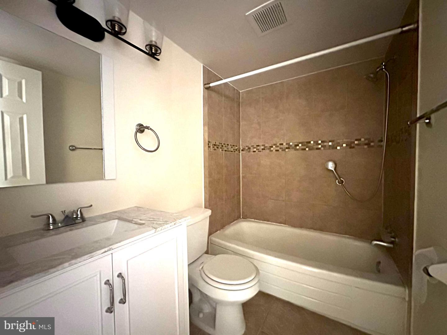 7839 ENOLA ST #204, MCLEAN, Virginia 22102, 2 Bedrooms Bedrooms, ,1 BathroomBathrooms,Residential,For sale,7839 ENOLA ST #204,VAFX2238532 MLS # VAFX2238532