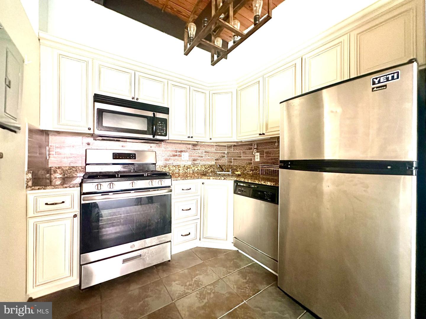 7839 ENOLA ST #204, MCLEAN, Virginia 22102, 2 Bedrooms Bedrooms, ,1 BathroomBathrooms,Residential,For sale,7839 ENOLA ST #204,VAFX2238532 MLS # VAFX2238532