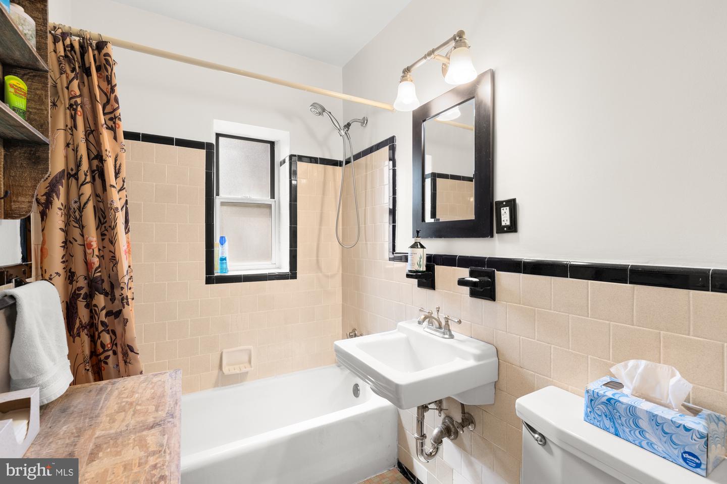 4100 W ST NW #314, WASHINGTON, District Of Columbia 20007, 1 Bedroom Bedrooms, ,1 BathroomBathrooms,Residential,For sale,4100 W ST NW #314,DCDC2213444 MLS # DCDC2213444