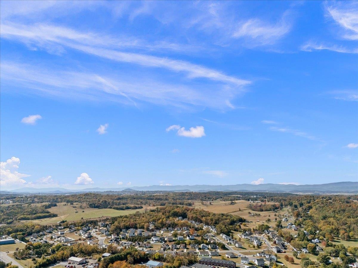 241 SUFFOLK DR, ROCKINGHAM, Virginia 22801, 4 Bedrooms Bedrooms, ,2 BathroomsBathrooms,Residential,241 SUFFOLK DR,670519 MLS # 670519 241 SUFFOLK DR, ROCKINGHAM, Virginia 22801, 4 Bedrooms Bedrooms, ,2 BathroomsBathrooms,Residential,241 SUFFOLK DR,670519 MLS # 670519