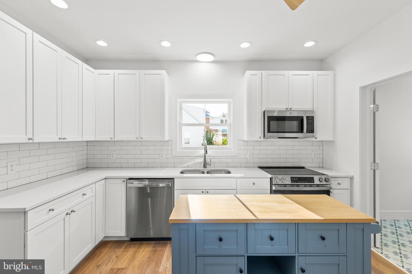 703 NATIONAL AVE, WINCHESTER, Virginia 22601, 3 Bedrooms Bedrooms, 10 Rooms Rooms,2 BathroomsBathrooms,Residential,For sale,703 NATIONAL AVE,VAWI2008918 MLS # VAWI2008918 703 NATIONAL AVE, WINCHESTER, Virginia 22601, 3 Bedrooms Bedrooms, 10 Rooms Rooms,2 BathroomsBathrooms,Residential,For sale,703 NATIONAL AVE,VAWI2008918 MLS # VAWI2008918