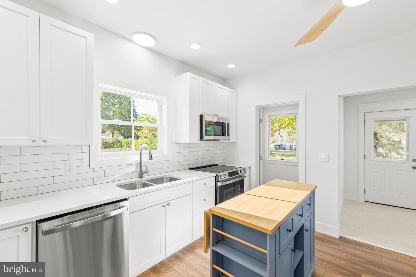 703 NATIONAL AVE, WINCHESTER, Virginia 22601, 3 Bedrooms Bedrooms, 10 Rooms Rooms,2 BathroomsBathrooms,Residential,For sale,703 NATIONAL AVE,VAWI2008918 MLS # VAWI2008918 703 NATIONAL AVE, WINCHESTER, Virginia 22601, 3 Bedrooms Bedrooms, 10 Rooms Rooms,2 BathroomsBathrooms,Residential,For sale,703 NATIONAL AVE,VAWI2008918 MLS # VAWI2008918