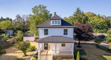 703 NATIONAL AVE, WINCHESTER, Virginia 22601, 3 Bedrooms Bedrooms, 10 Rooms Rooms,2 BathroomsBathrooms,Residential,For sale,703 NATIONAL AVE,VAWI2008918 MLS # VAWI2008918