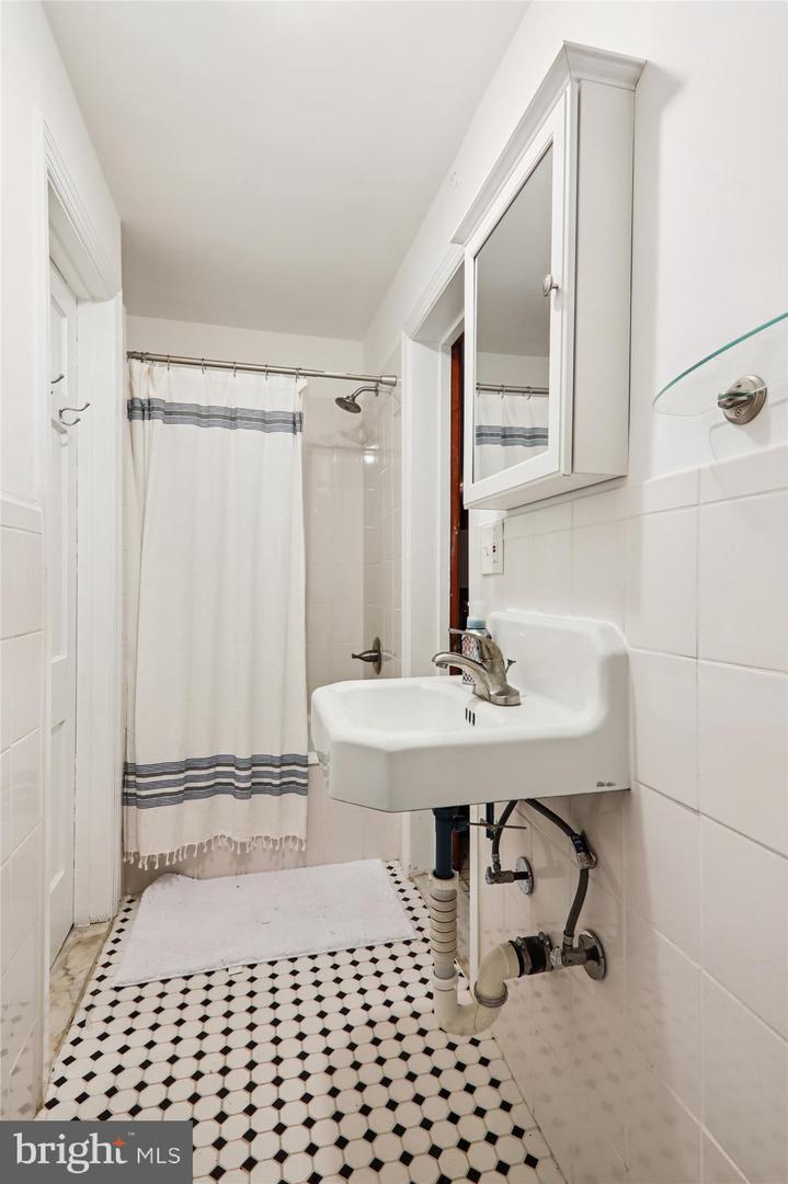 3195 WESTOVER DR SE, WASHINGTON, District Of Columbia 20020, 7 Bedrooms Bedrooms, ,4 BathroomsBathrooms,Residential,For sale,3195 WESTOVER DR SE,DCDC2221194 MLS # DCDC2221194 3195 WESTOVER DR SE, WASHINGTON, District Of Columbia 20020, 7 Bedrooms Bedrooms, ,4 BathroomsBathrooms,Residential,For sale,3195 WESTOVER DR SE,DCDC2221194 MLS # DCDC2221194