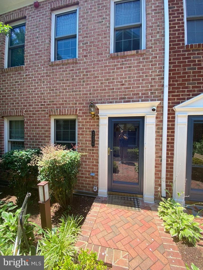 2256 S GARFIELD ST S #11, ARLINGTON, Virginia 22206, 3 Bedrooms Bedrooms, ,3 BathroomsBathrooms,Residential,For sale,2256 S GARFIELD ST S #11,VAAR2064436 MLS # VAAR2064436 2256 S GARFIELD ST S #11, ARLINGTON, Virginia 22206, 3 Bedrooms Bedrooms, ,3 BathroomsBathrooms,Residential,For sale,2256 S GARFIELD ST S #11,VAAR2064436 MLS # VAAR2064436