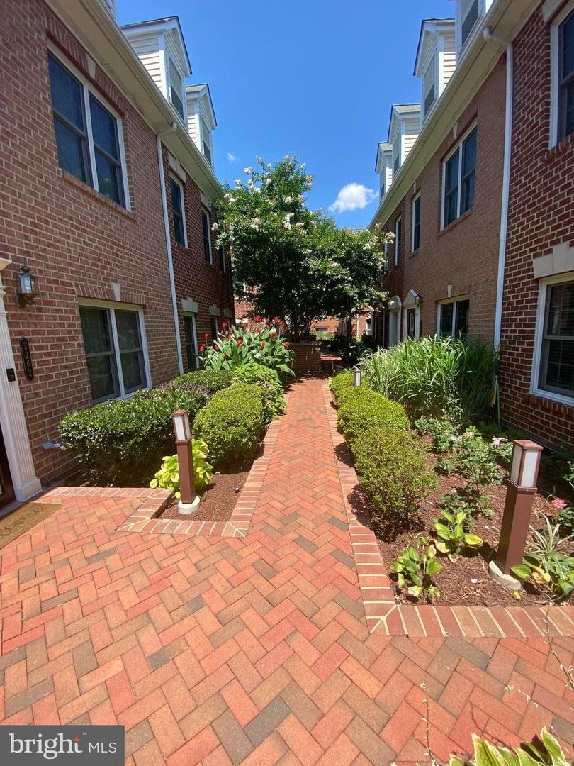 2256 S GARFIELD ST S #11, ARLINGTON, Virginia 22206, 3 Bedrooms Bedrooms, ,3 BathroomsBathrooms,Residential,For sale,2256 S GARFIELD ST S #11,VAAR2064436 MLS # VAAR2064436 2256 S GARFIELD ST S #11, ARLINGTON, Virginia 22206, 3 Bedrooms Bedrooms, ,3 BathroomsBathrooms,Residential,For sale,2256 S GARFIELD ST S #11,VAAR2064436 MLS # VAAR2064436