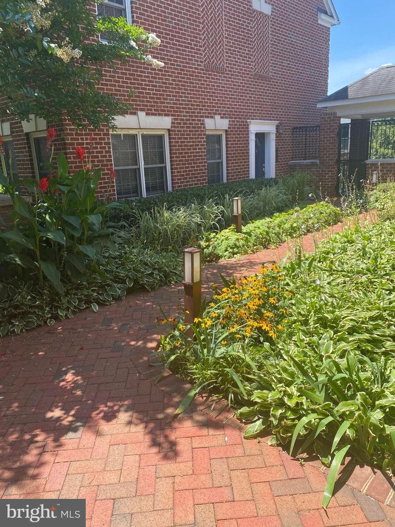 2256 S GARFIELD ST S #11, ARLINGTON, Virginia 22206, 3 Bedrooms Bedrooms, ,3 BathroomsBathrooms,Residential,For sale,2256 S GARFIELD ST S #11,VAAR2064436 MLS # VAAR2064436 2256 S GARFIELD ST S #11, ARLINGTON, Virginia 22206, 3 Bedrooms Bedrooms, ,3 BathroomsBathrooms,Residential,For sale,2256 S GARFIELD ST S #11,VAAR2064436 MLS # VAAR2064436