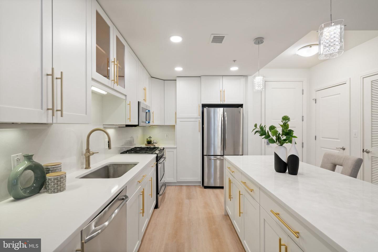 8220 CRESTWOOD HEIGHTS DR #315, MCLEAN, Virginia 22102, 2 Bedrooms Bedrooms, ,2 BathroomsBathrooms,Residential,For sale,8220 CRESTWOOD HEIGHTS DR #315,VAFX2275412 MLS # VAFX2275412 8220 CRESTWOOD HEIGHTS DR #315, MCLEAN, Virginia 22102, 2 Bedrooms Bedrooms, ,2 BathroomsBathrooms,Residential,For sale,8220 CRESTWOOD HEIGHTS DR #315,VAFX2275412 MLS # VAFX2275412