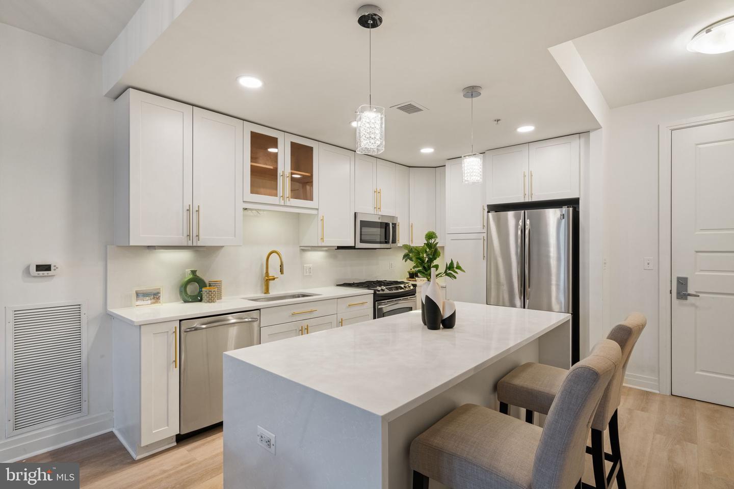 8220 CRESTWOOD HEIGHTS DR #315, MCLEAN, Virginia 22102, 2 Bedrooms Bedrooms, ,2 BathroomsBathrooms,Residential,For sale,8220 CRESTWOOD HEIGHTS DR #315,VAFX2275412 MLS # VAFX2275412 8220 CRESTWOOD HEIGHTS DR #315, MCLEAN, Virginia 22102, 2 Bedrooms Bedrooms, ,2 BathroomsBathrooms,Residential,For sale,8220 CRESTWOOD HEIGHTS DR #315,VAFX2275412 MLS # VAFX2275412