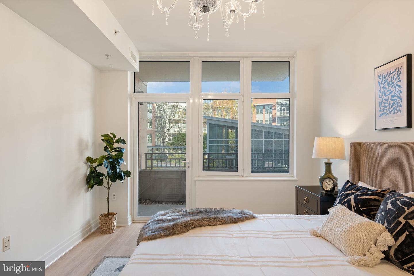 8220 CRESTWOOD HEIGHTS DR #315, MCLEAN, Virginia 22102, 2 Bedrooms Bedrooms, ,2 BathroomsBathrooms,Residential,For sale,8220 CRESTWOOD HEIGHTS DR #315,VAFX2275412 MLS # VAFX2275412 8220 CRESTWOOD HEIGHTS DR #315, MCLEAN, Virginia 22102, 2 Bedrooms Bedrooms, ,2 BathroomsBathrooms,Residential,For sale,8220 CRESTWOOD HEIGHTS DR #315,VAFX2275412 MLS # VAFX2275412