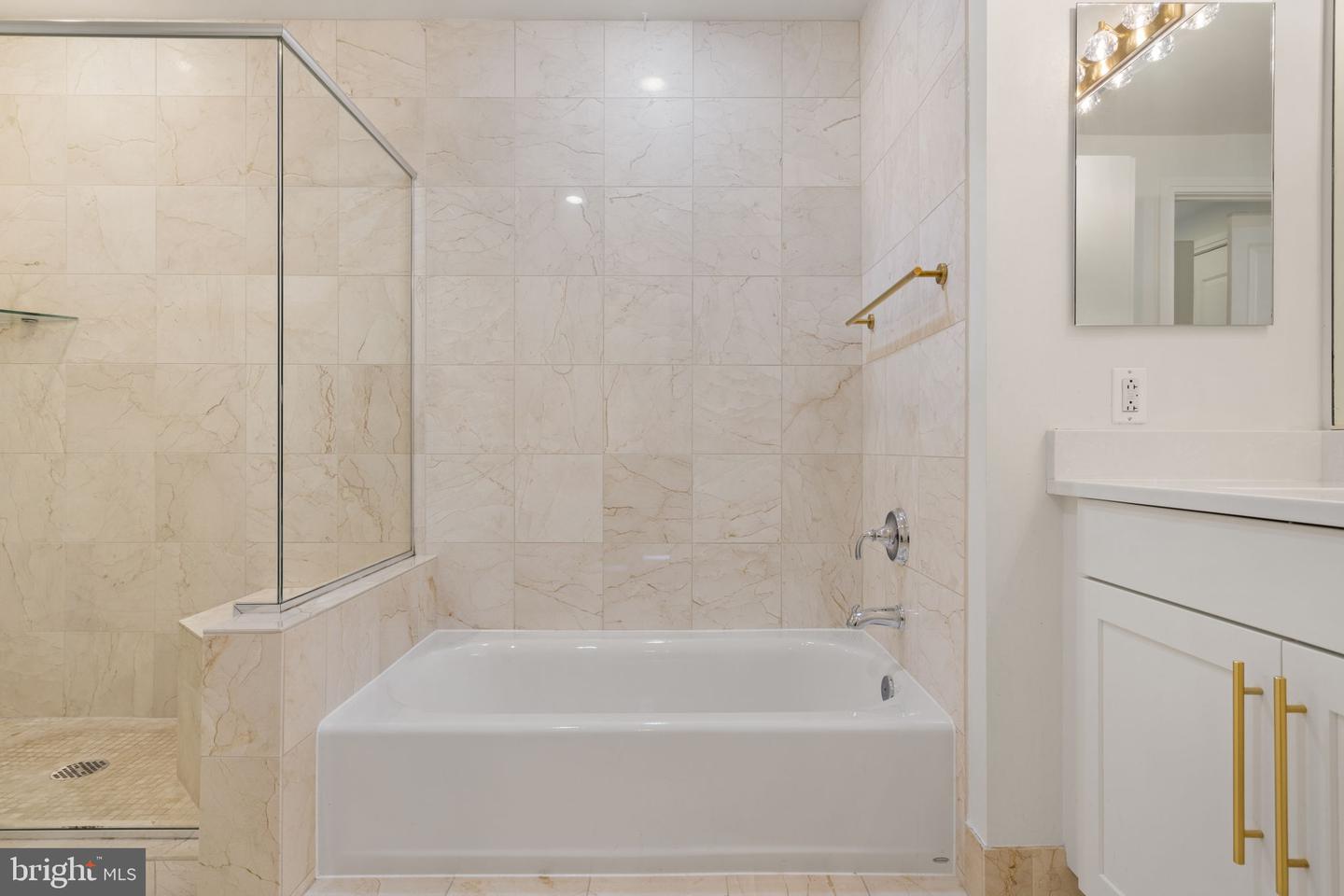 8220 CRESTWOOD HEIGHTS DR #315, MCLEAN, Virginia 22102, 2 Bedrooms Bedrooms, ,2 BathroomsBathrooms,Residential,For sale,8220 CRESTWOOD HEIGHTS DR #315,VAFX2275412 MLS # VAFX2275412 8220 CRESTWOOD HEIGHTS DR #315, MCLEAN, Virginia 22102, 2 Bedrooms Bedrooms, ,2 BathroomsBathrooms,Residential,For sale,8220 CRESTWOOD HEIGHTS DR #315,VAFX2275412 MLS # VAFX2275412