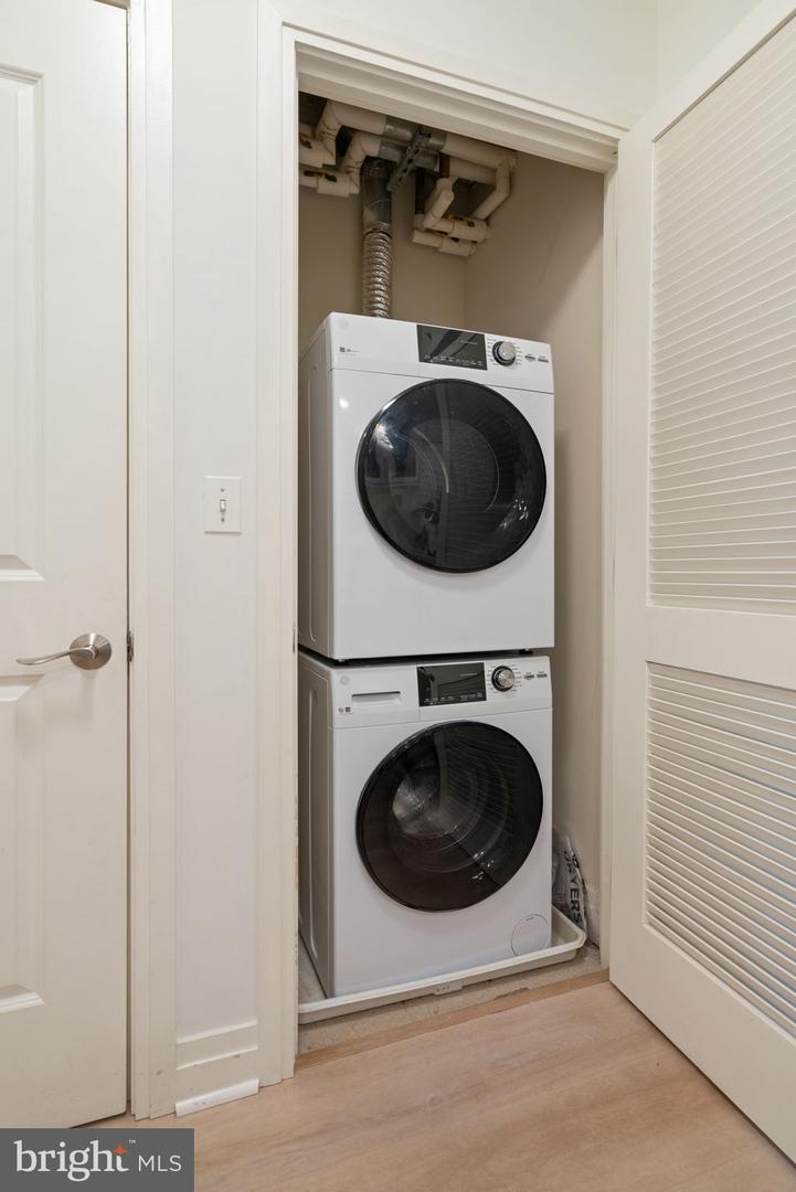 8220 CRESTWOOD HEIGHTS DR #315, MCLEAN, Virginia 22102, 2 Bedrooms Bedrooms, ,2 BathroomsBathrooms,Residential,For sale,8220 CRESTWOOD HEIGHTS DR #315,VAFX2275412 MLS # VAFX2275412 8220 CRESTWOOD HEIGHTS DR #315, MCLEAN, Virginia 22102, 2 Bedrooms Bedrooms, ,2 BathroomsBathrooms,Residential,For sale,8220 CRESTWOOD HEIGHTS DR #315,VAFX2275412 MLS # VAFX2275412