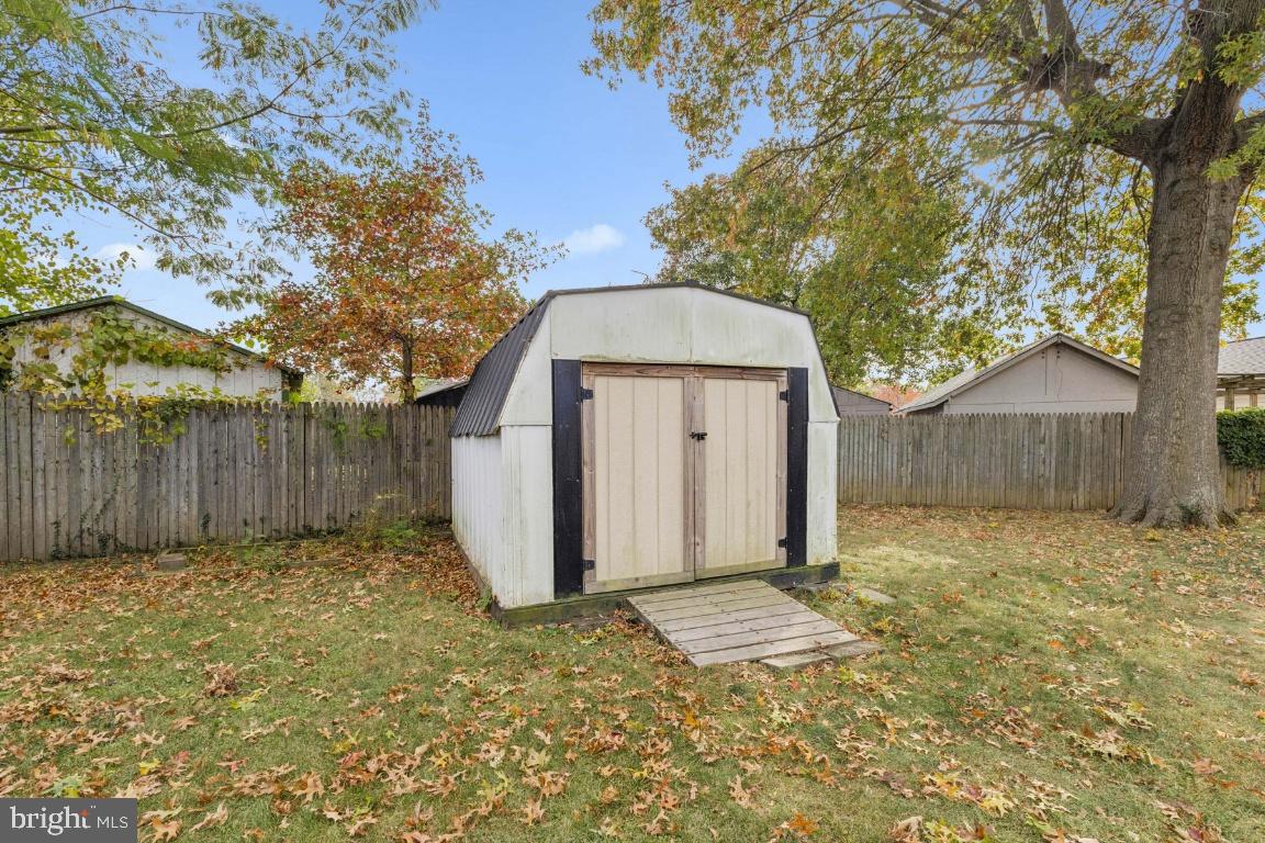 7309 PIPER CT, ALEXANDRIA, Virginia 22306, 3 Bedrooms Bedrooms, 9 Rooms Rooms,1 BathroomBathrooms,Residential,For sale,7309 PIPER CT,VAFX2275666 MLS # VAFX2275666 7309 PIPER CT, ALEXANDRIA, Virginia 22306, 3 Bedrooms Bedrooms, 9 Rooms Rooms,1 BathroomBathrooms,Residential,For sale,7309 PIPER CT,VAFX2275666 MLS # VAFX2275666