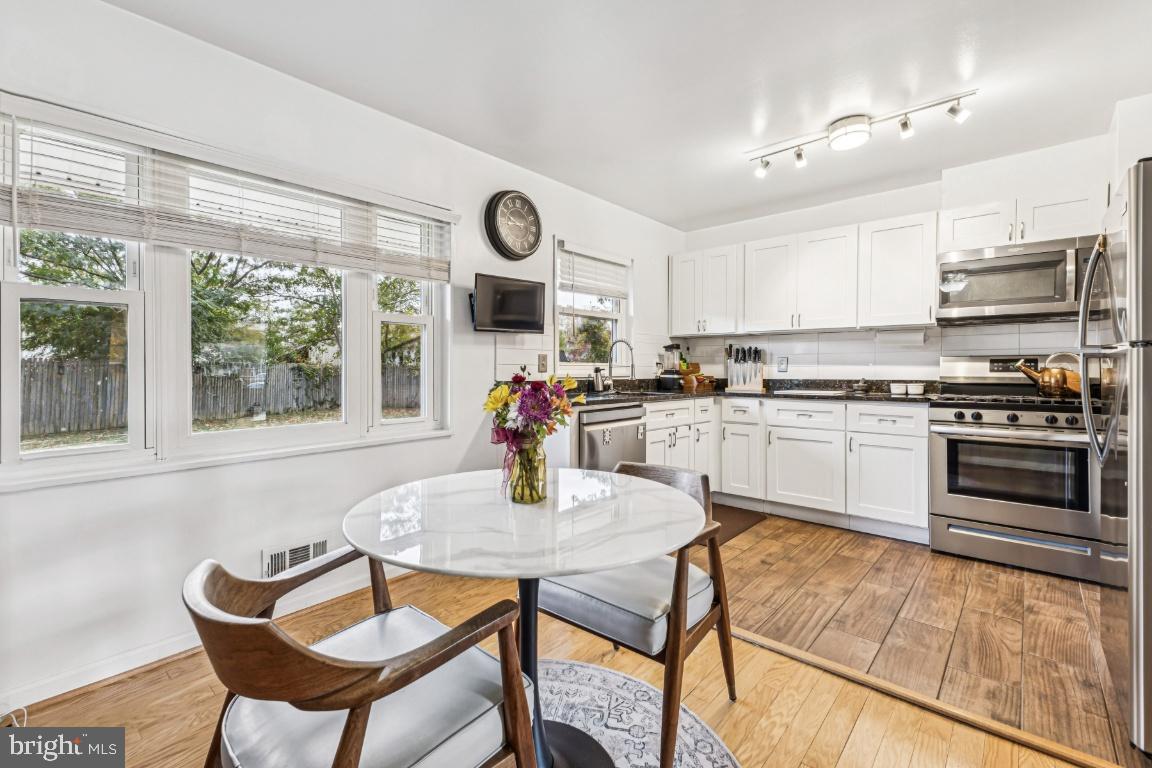 7309 PIPER CT, ALEXANDRIA, Virginia 22306, 3 Bedrooms Bedrooms, 9 Rooms Rooms,1 BathroomBathrooms,Residential,For sale,7309 PIPER CT,VAFX2275666 MLS # VAFX2275666 7309 PIPER CT, ALEXANDRIA, Virginia 22306, 3 Bedrooms Bedrooms, 9 Rooms Rooms,1 BathroomBathrooms,Residential,For sale,7309 PIPER CT,VAFX2275666 MLS # VAFX2275666