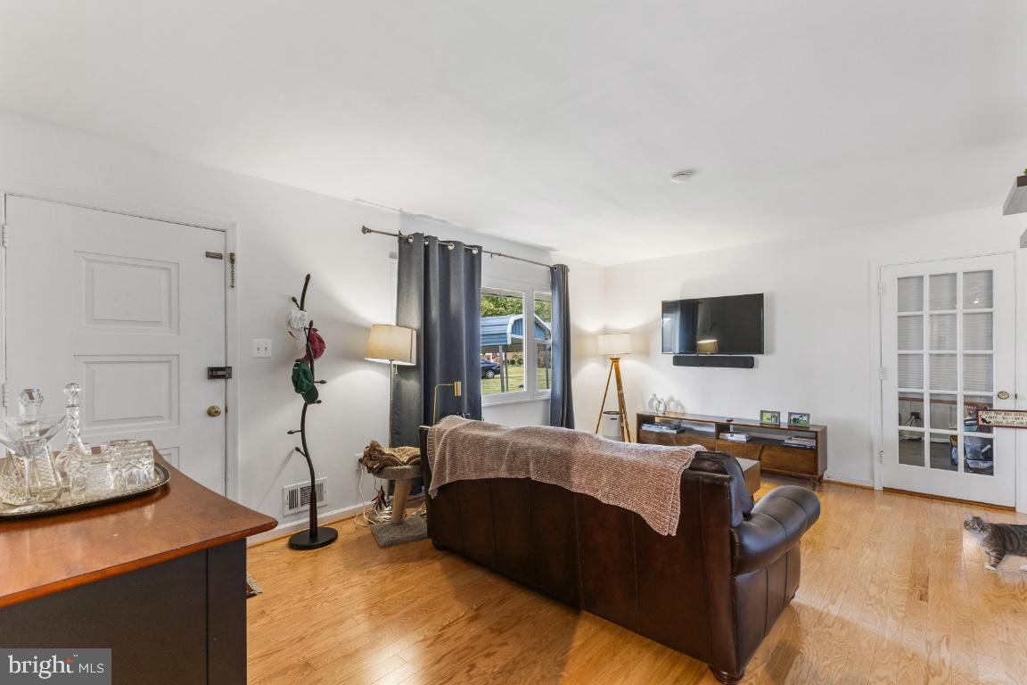 7309 PIPER CT, ALEXANDRIA, Virginia 22306, 3 Bedrooms Bedrooms, 9 Rooms Rooms,1 BathroomBathrooms,Residential,For sale,7309 PIPER CT,VAFX2275666 MLS # VAFX2275666 7309 PIPER CT, ALEXANDRIA, Virginia 22306, 3 Bedrooms Bedrooms, 9 Rooms Rooms,1 BathroomBathrooms,Residential,For sale,7309 PIPER CT,VAFX2275666 MLS # VAFX2275666