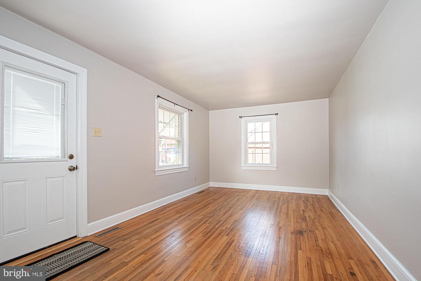 409 DUNCAN AVE, FRONT ROYAL, Virginia 22630, 4 Bedrooms Bedrooms, ,1 BathroomBathrooms,Residential,For sale,409 DUNCAN AVE,VAWR2012624 MLS # VAWR2012624 409 DUNCAN AVE, FRONT ROYAL, Virginia 22630, 4 Bedrooms Bedrooms, ,1 BathroomBathrooms,Residential,For sale,409 DUNCAN AVE,VAWR2012624 MLS # VAWR2012624