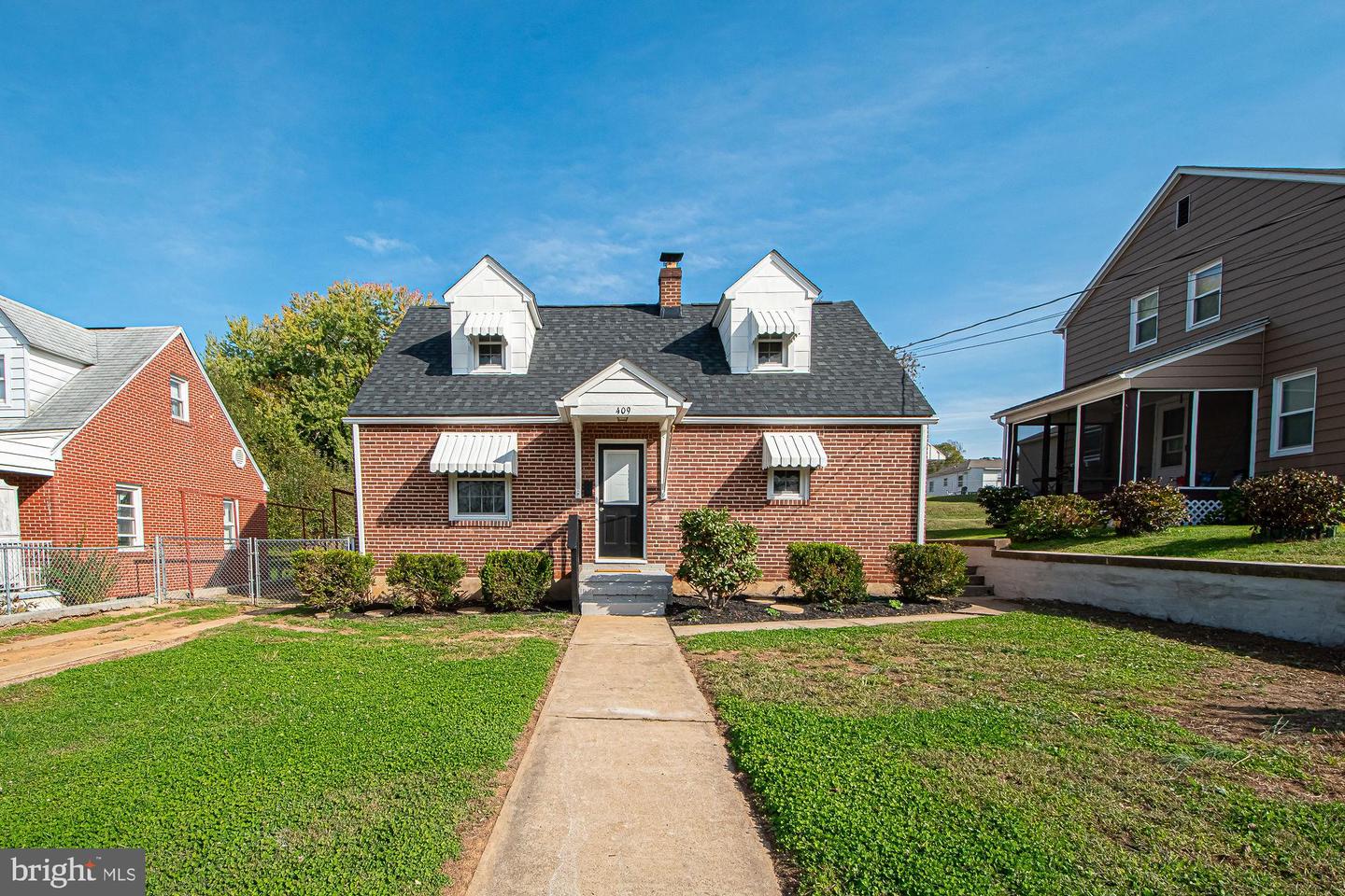 409 DUNCAN AVE, FRONT ROYAL, Virginia 22630, 4 Bedrooms Bedrooms, ,1 BathroomBathrooms,Residential,For sale,409 DUNCAN AVE,VAWR2012624 MLS # VAWR2012624 409 DUNCAN AVE, FRONT ROYAL, Virginia 22630, 4 Bedrooms Bedrooms, ,1 BathroomBathrooms,Residential,For sale,409 DUNCAN AVE,VAWR2012624 MLS # VAWR2012624