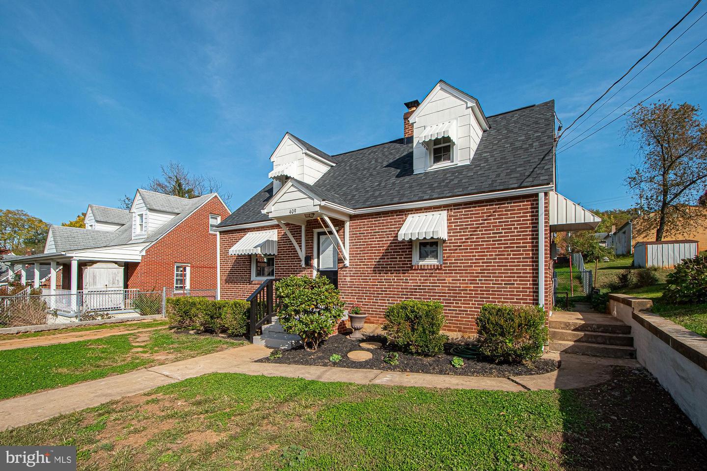 409 DUNCAN AVE, FRONT ROYAL, Virginia 22630, 4 Bedrooms Bedrooms, ,1 BathroomBathrooms,Residential,For sale,409 DUNCAN AVE,VAWR2012624 MLS # VAWR2012624 409 DUNCAN AVE, FRONT ROYAL, Virginia 22630, 4 Bedrooms Bedrooms, ,1 BathroomBathrooms,Residential,For sale,409 DUNCAN AVE,VAWR2012624 MLS # VAWR2012624