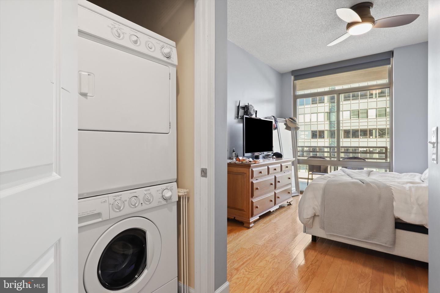 3600 S GLEBE RD #414W, ARLINGTON, Virginia 22202, 1 Bedroom Bedrooms, ,1 BathroomBathrooms,Residential,For sale,3600 S GLEBE RD #414W,VAAR2065412 MLS # VAAR2065412 3600 S GLEBE RD #414W, ARLINGTON, Virginia 22202, 1 Bedroom Bedrooms, ,1 BathroomBathrooms,Residential,For sale,3600 S GLEBE RD #414W,VAAR2065412 MLS # VAAR2065412