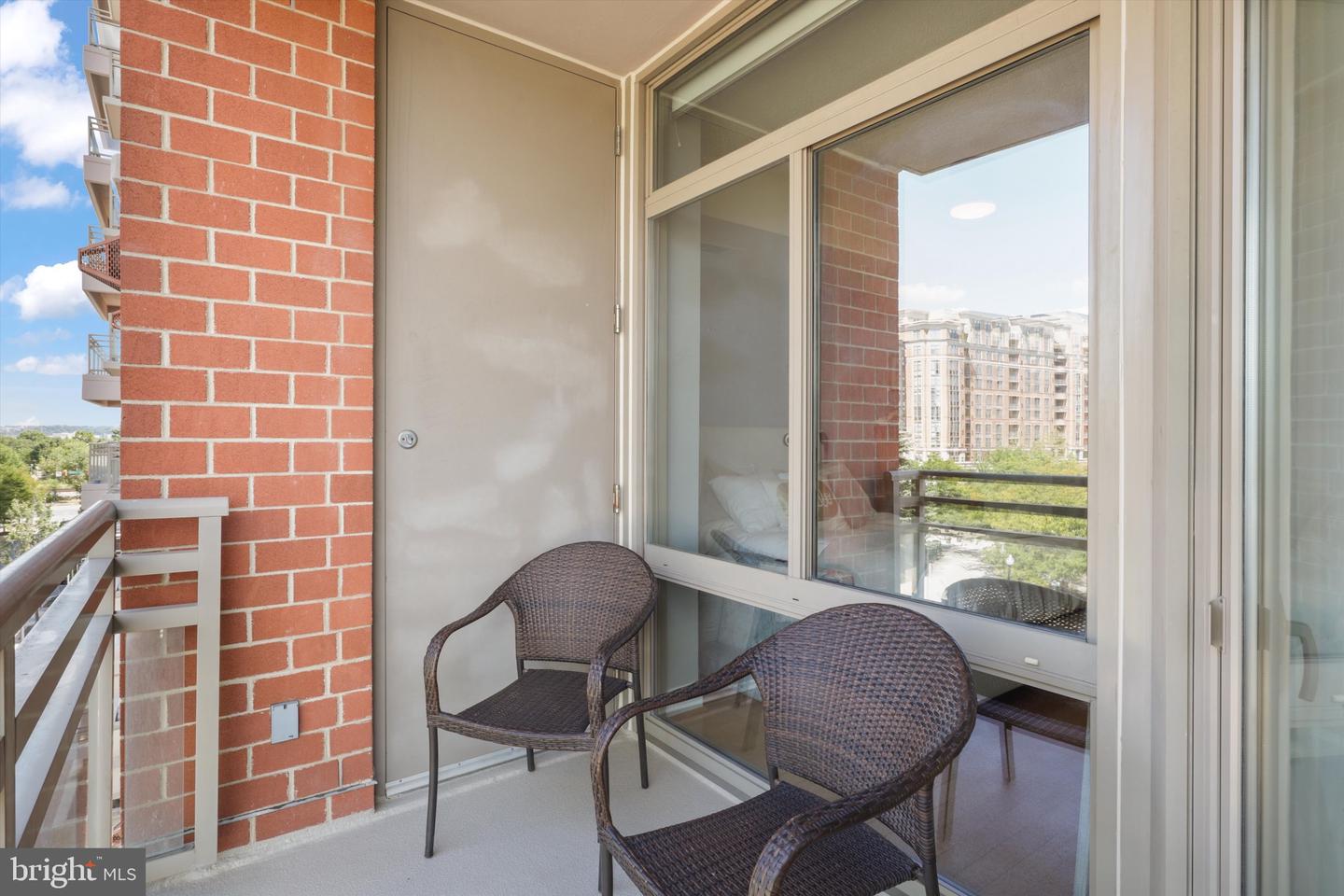3600 S GLEBE RD #414W, ARLINGTON, Virginia 22202, 1 Bedroom Bedrooms, ,1 BathroomBathrooms,Residential,For sale,3600 S GLEBE RD #414W,VAAR2065412 MLS # VAAR2065412 3600 S GLEBE RD #414W, ARLINGTON, Virginia 22202, 1 Bedroom Bedrooms, ,1 BathroomBathrooms,Residential,For sale,3600 S GLEBE RD #414W,VAAR2065412 MLS # VAAR2065412