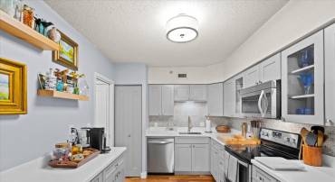 5501 SEMINARY RD #114S, FALLS CHURCH, Virginia 22041, 2 Bedrooms Bedrooms, ,1 BathroomBathrooms,Residential,For sale,5501 SEMINARY RD #114S,VAFX2276420 MLS # VAFX2276420