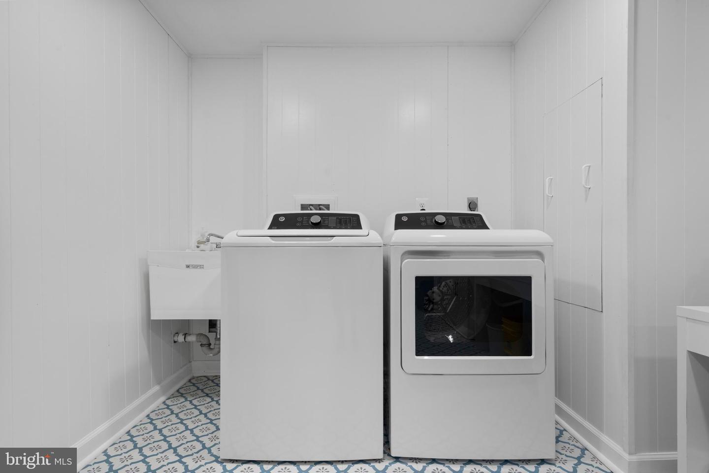 3716 KRYSIA CT, ANNANDALE, Virginia 22003, 4 Bedrooms Bedrooms, 13 Rooms Rooms,3 BathroomsBathrooms,Residential,For sale,3716 KRYSIA CT,VAFX2276684 MLS # VAFX2276684 3716 KRYSIA CT, ANNANDALE, Virginia 22003, 4 Bedrooms Bedrooms, 13 Rooms Rooms,3 BathroomsBathrooms,Residential,For sale,3716 KRYSIA CT,VAFX2276684 MLS # VAFX2276684